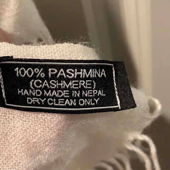 Pashmina scarf - Picture 3 of 3